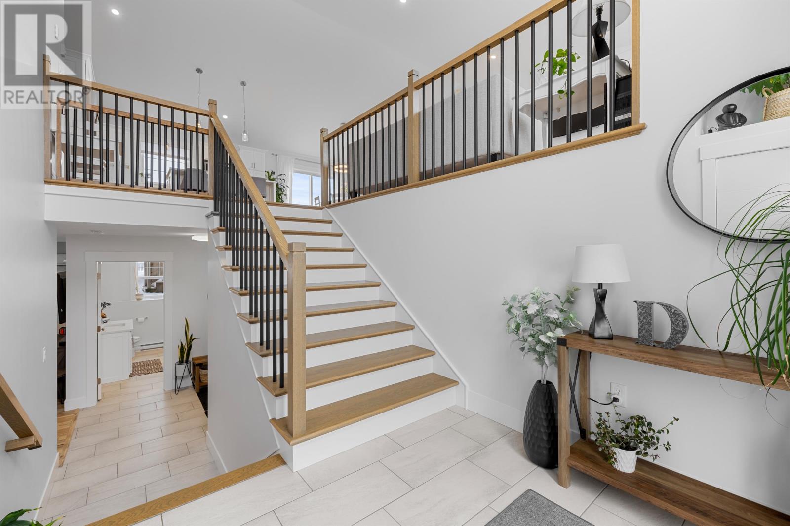 Property at 178 Essex Crescent image 2