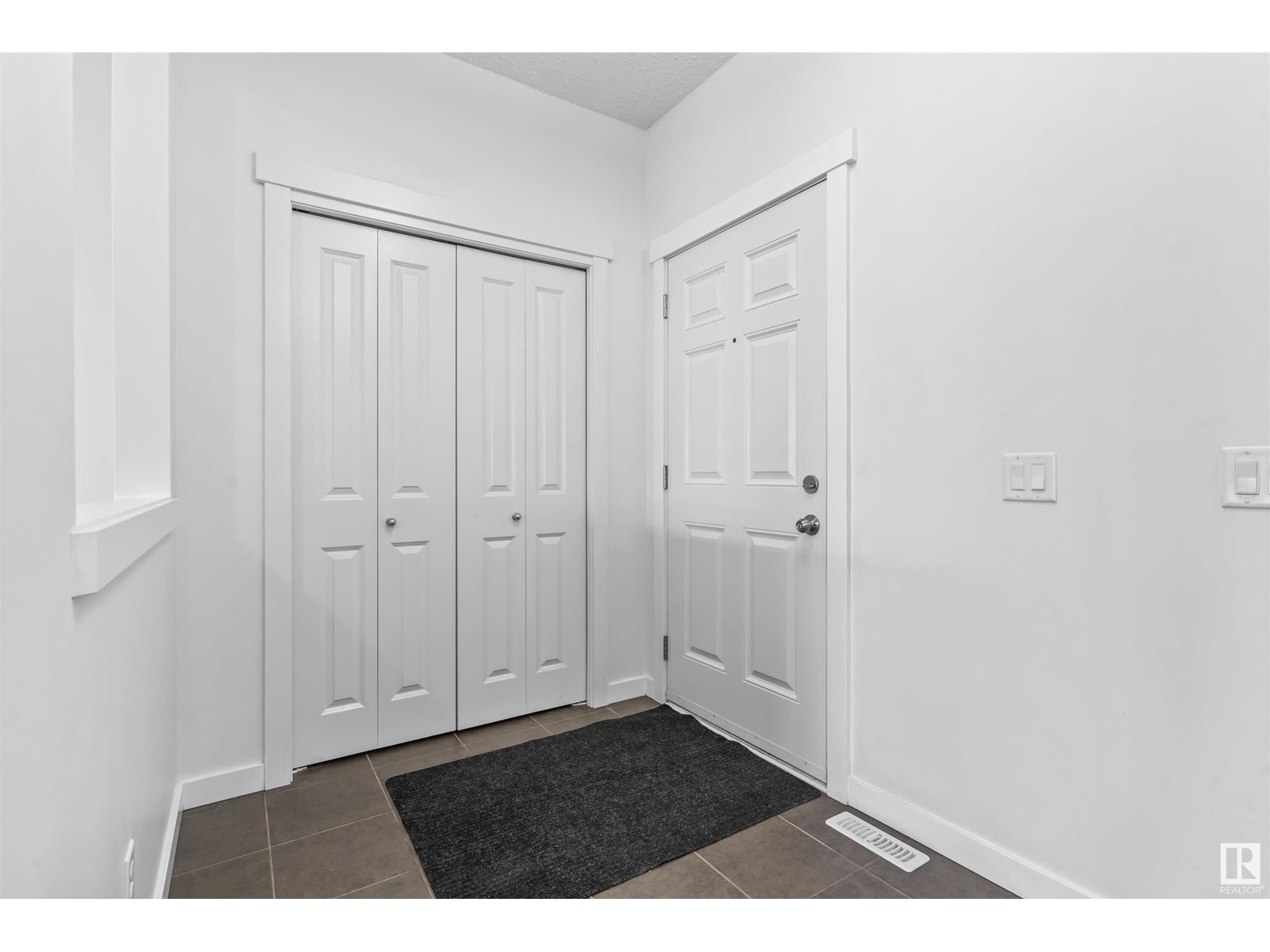 Property at 8520 19 AV SW image 2