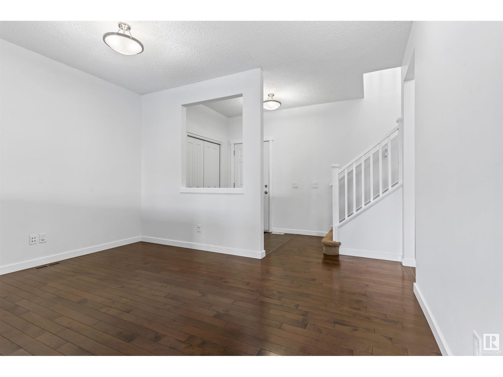 Property at 8520 19 AV SW image 5