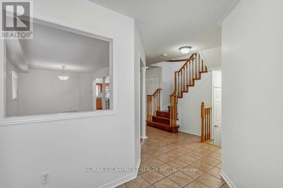 3120 Wheatstone Avenue, Mississauga, Ontario  L5B 4J5 - Photo 3 - W11972272