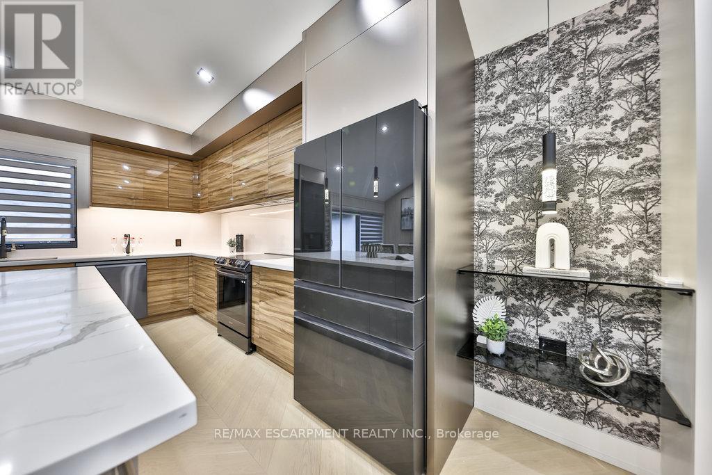 55 West 22nd Street, Hamilton, Ontario  L9C 4N5 - Photo 8 - X11952879