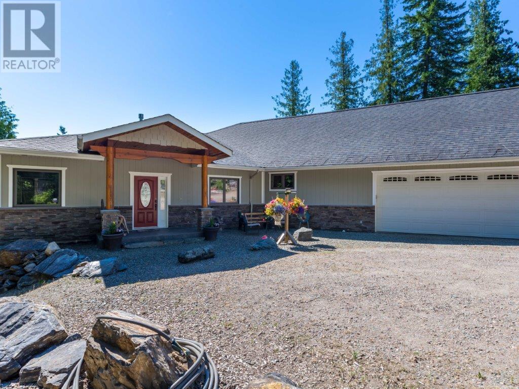 8738 Squilax Anglemont Road, St. Ives, British Columbia  V0E 1M9 - Photo 3 - 10336376