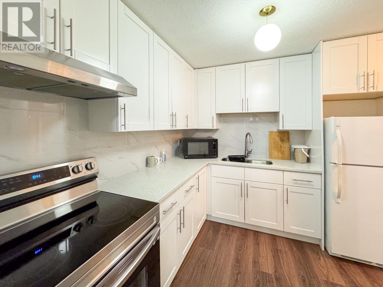 Listing Picture 2 of 4 : 213 6420 BUSWELL STREET, Richmond / 烈治文 - 魯藝地產 Yvonne Lu Group - MLS Medallion Club Member