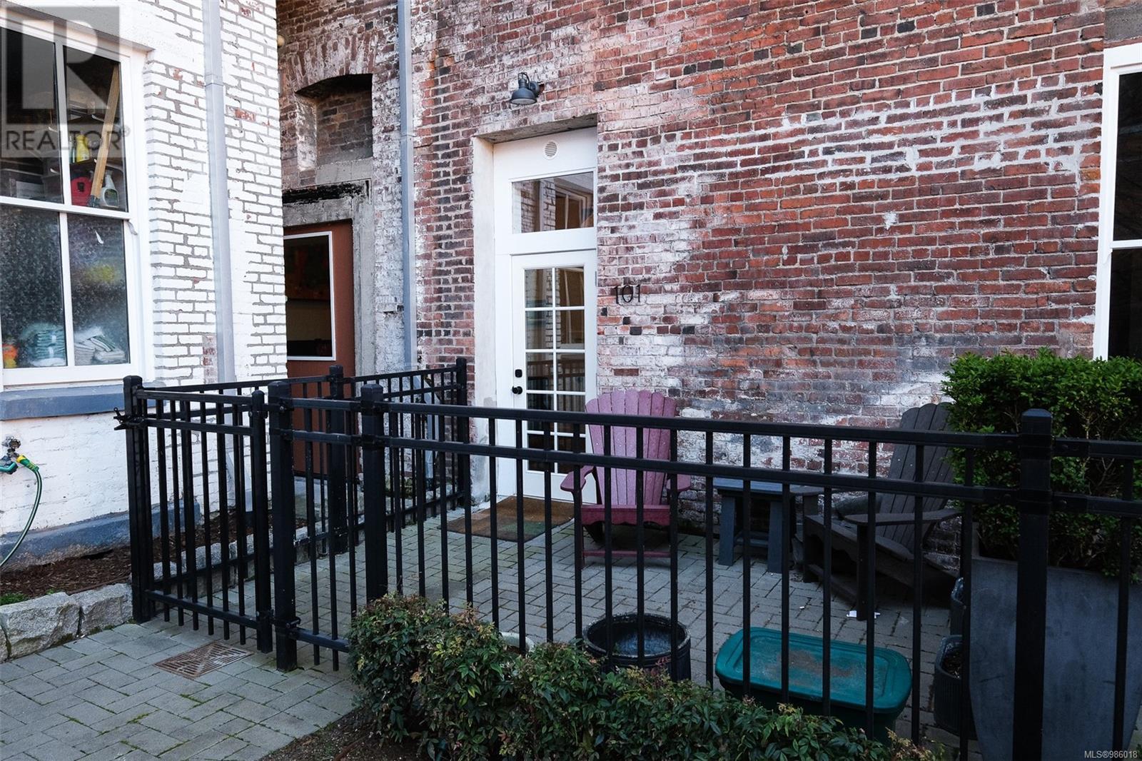 101 562 Yates St, Victoria, British Columbia  V8W 1K8 - Photo 69 - 986018