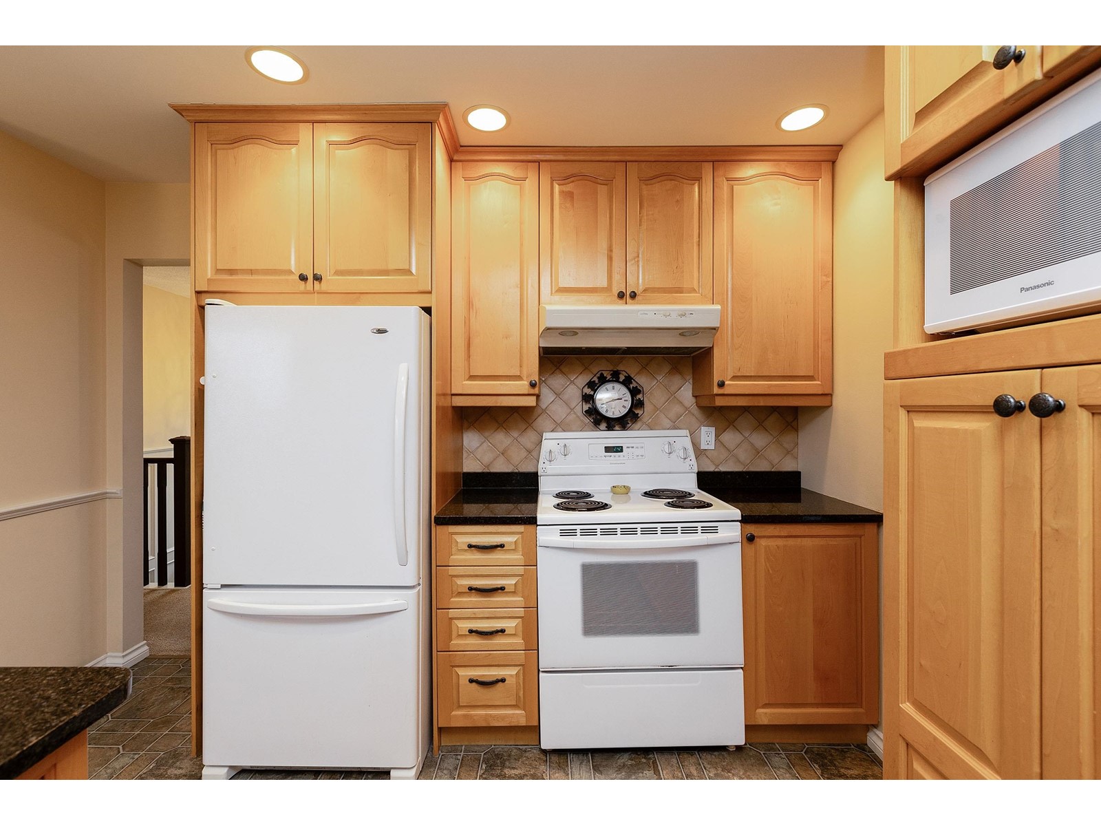 15613 18 Avenue, Surrey, British Columbia  V4A 1X3 - Photo 12 - R2971115