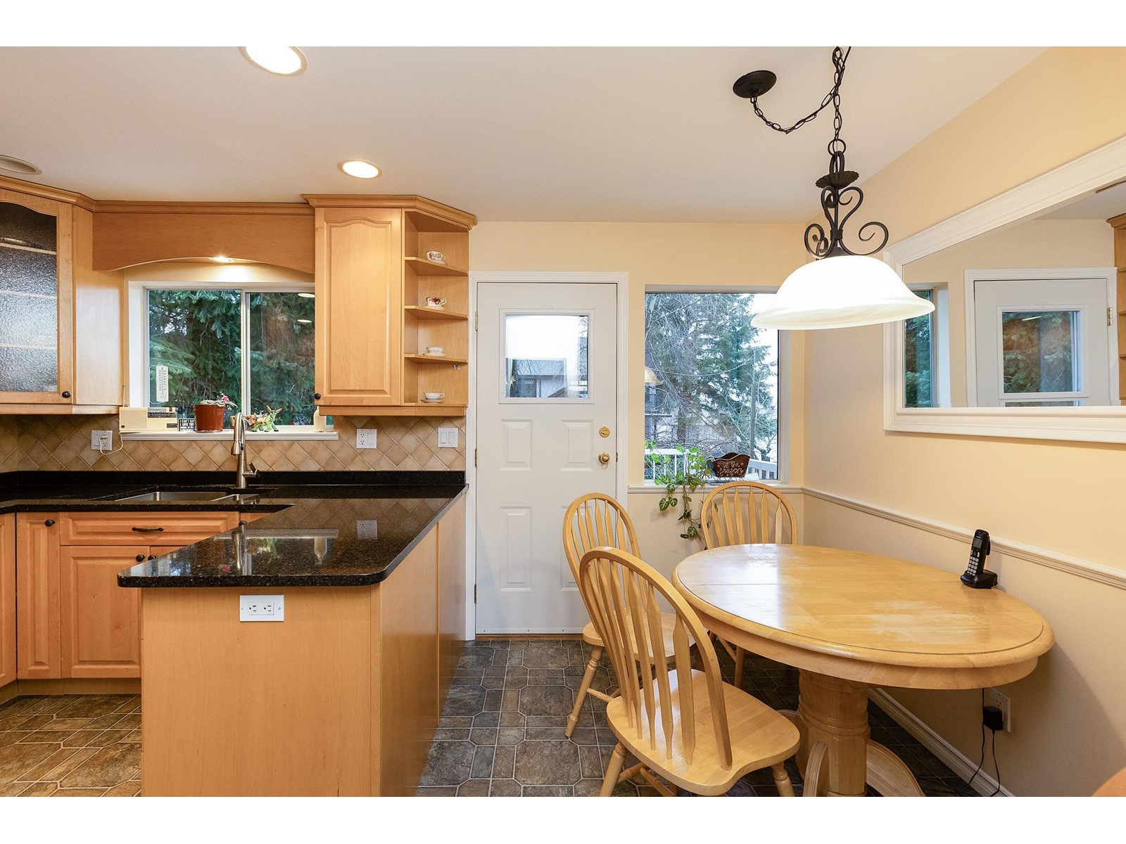 15613 18 Avenue, Surrey, British Columbia  V4A 1X3 - Photo 15 - R2971115
