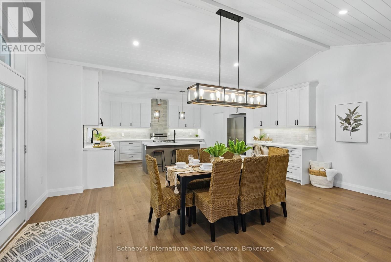 1030 Xavier Street, Gravenhurst, Ontario  P0E 1G0 - Photo 2 - X11993766