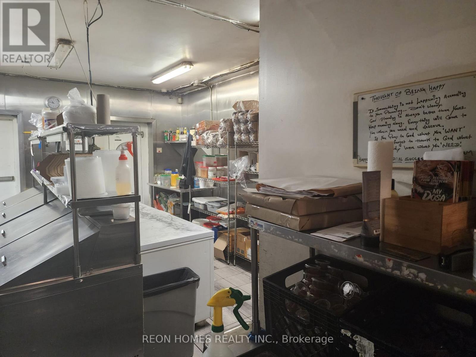 383 Jane Street, Toronto (Runnymede-Bloor West Village), Ontario  M6S 3Z3 - Photo 8 - W11993756