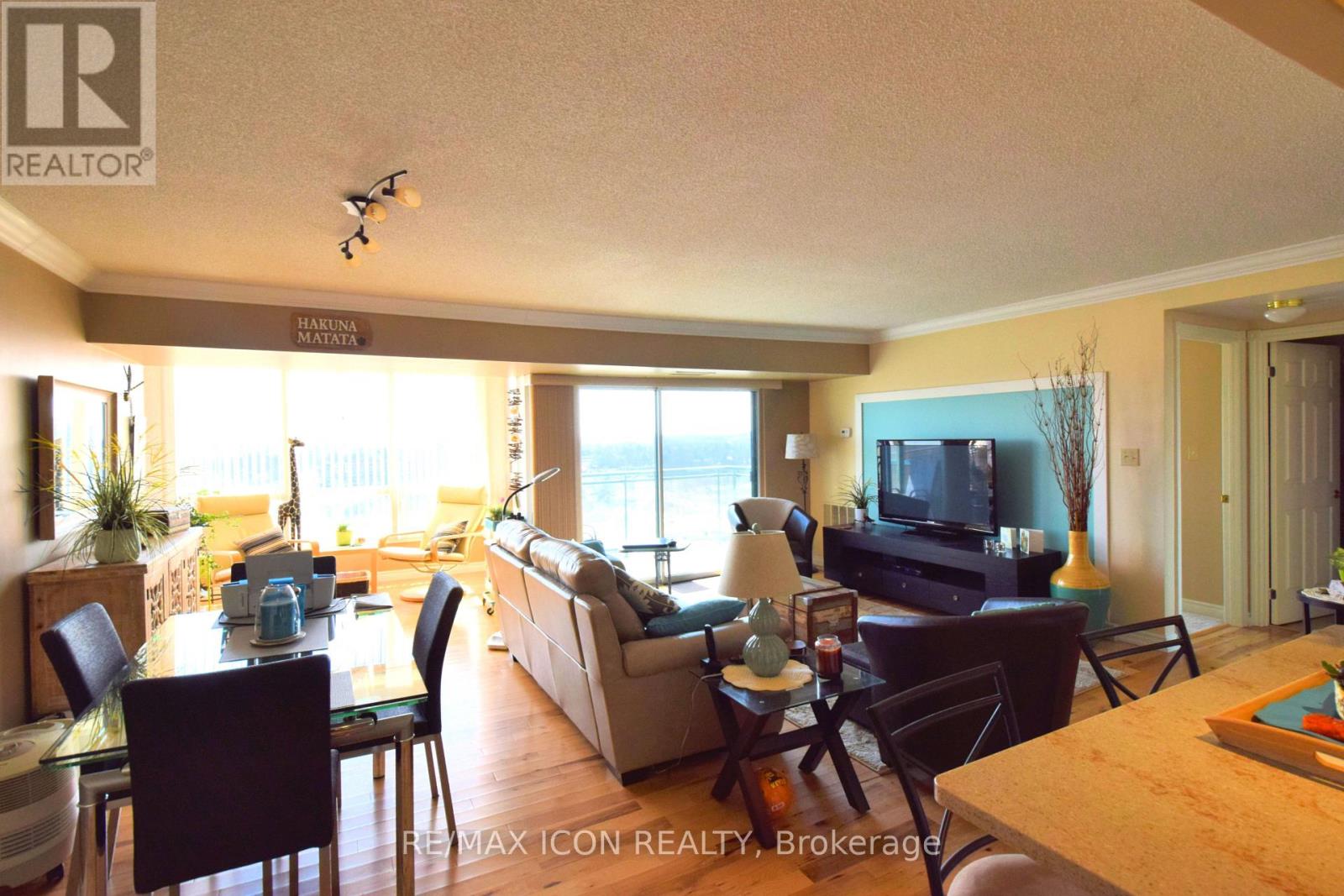 Property at 901 - 237 KING STREET W image 3