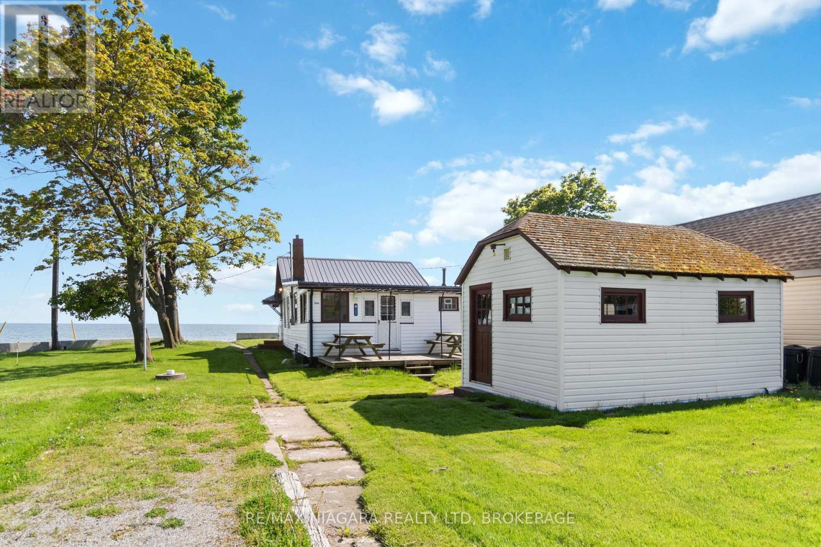Property at 10953 LAKESHORE ROAD image 4