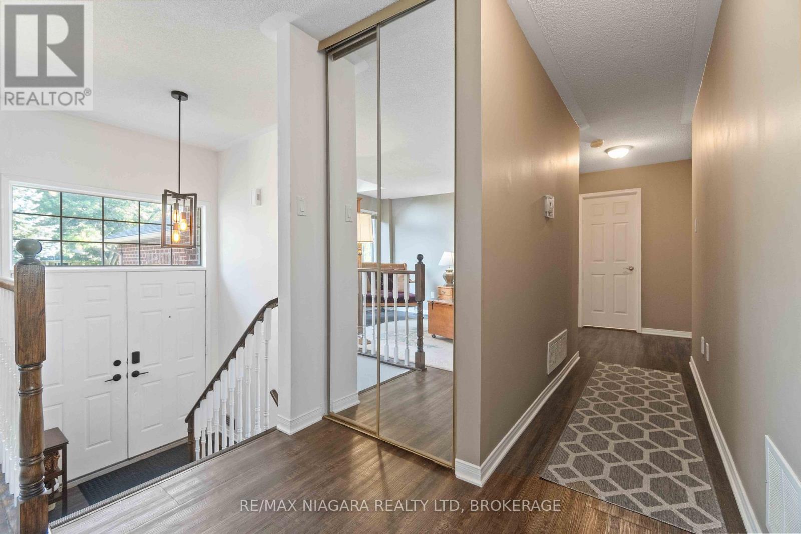 Property at 14 MEADOWBROOK LANE image 5