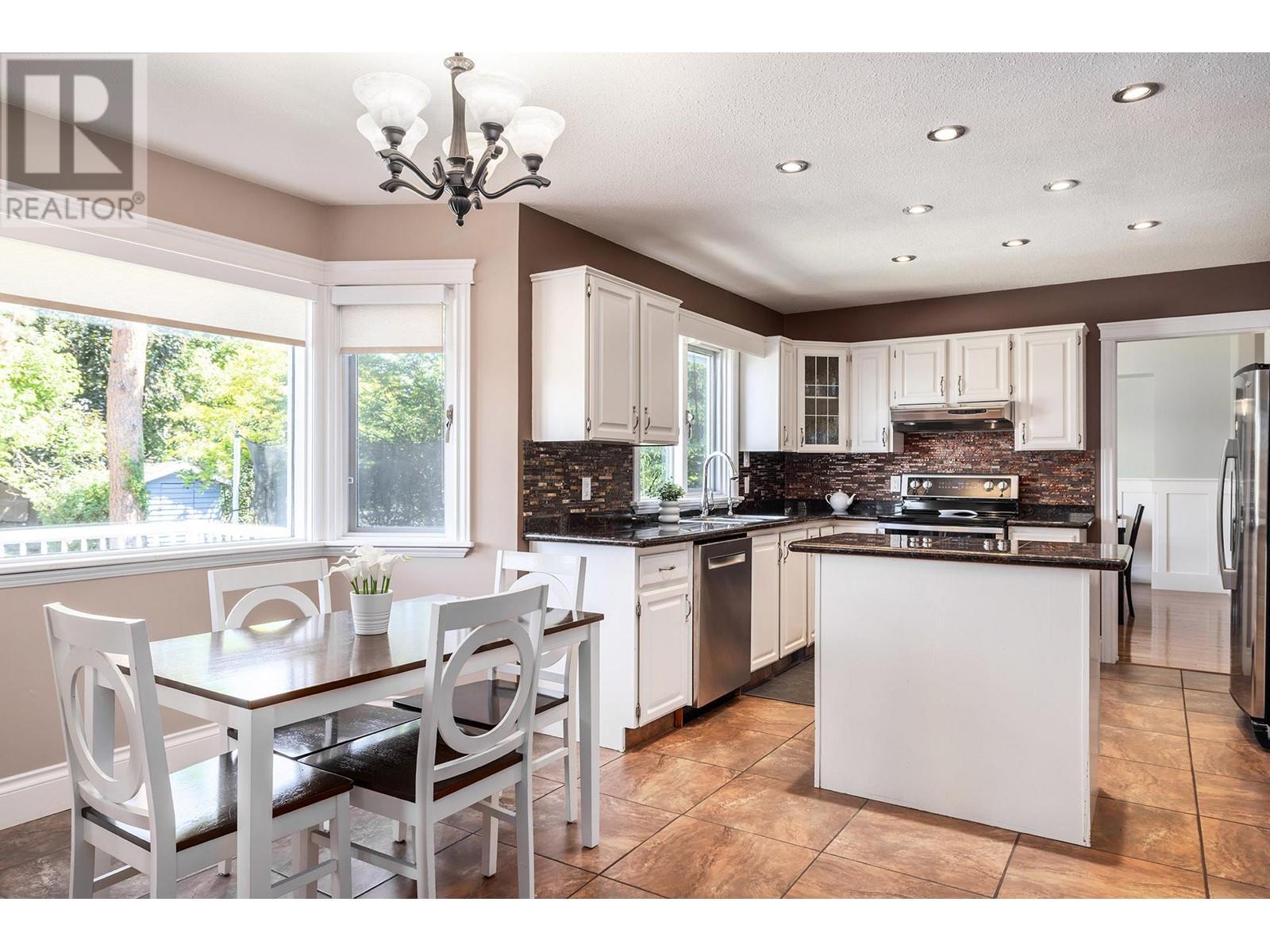Property at 480 Curlew Drive image 5