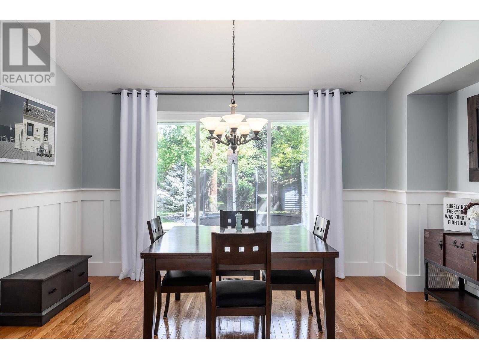 Property at 480 Curlew Drive image 4