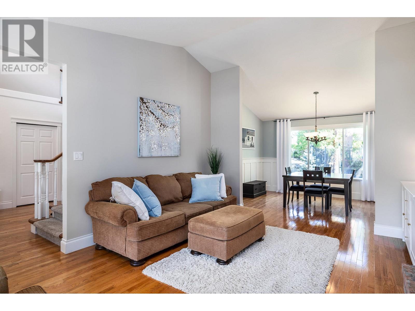 Property at 480 Curlew Drive image 3