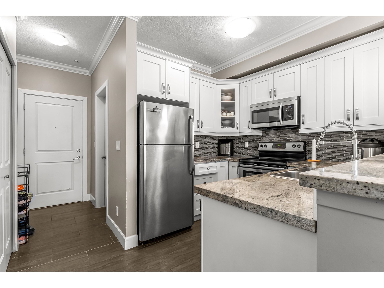 Property at 205 13897 FRASER HIGHWAY image 4