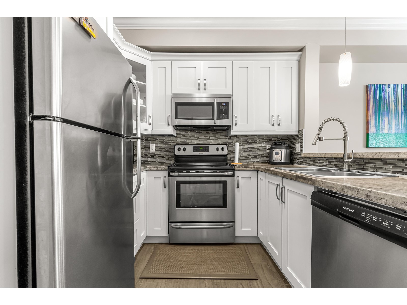 Property at 205 13897 FRASER HIGHWAY image 3