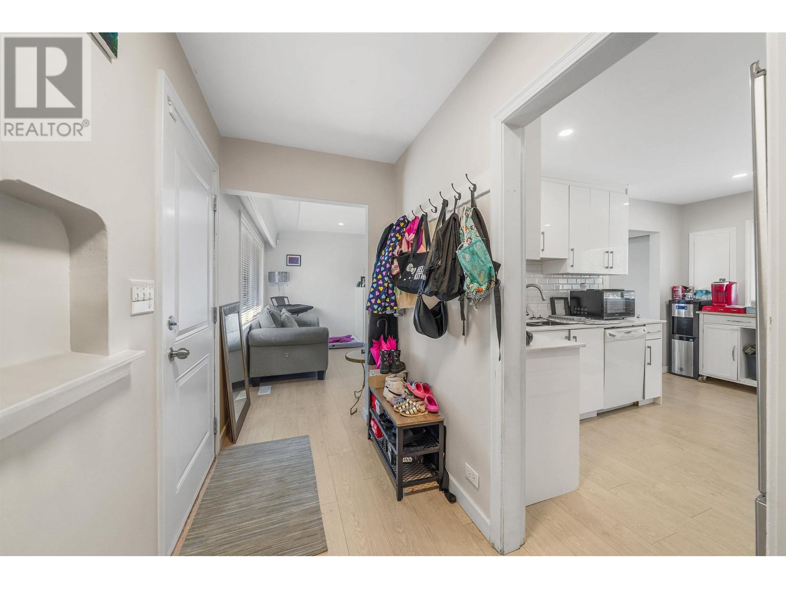 12336 Laity Street, Maple Ridge, British Columbia  V2X 5B3 - Photo 3 - R2956527