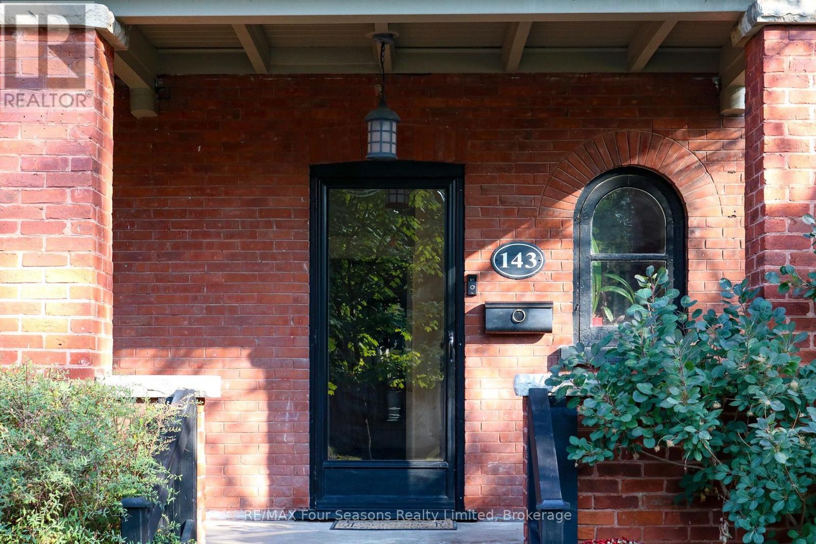 Property at 143 FOURTH STREET W image 3
