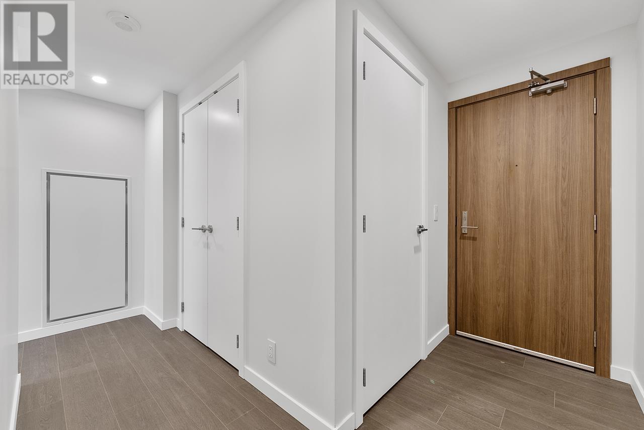 Property at 5107 2108 GILMORE AVENUE image 4