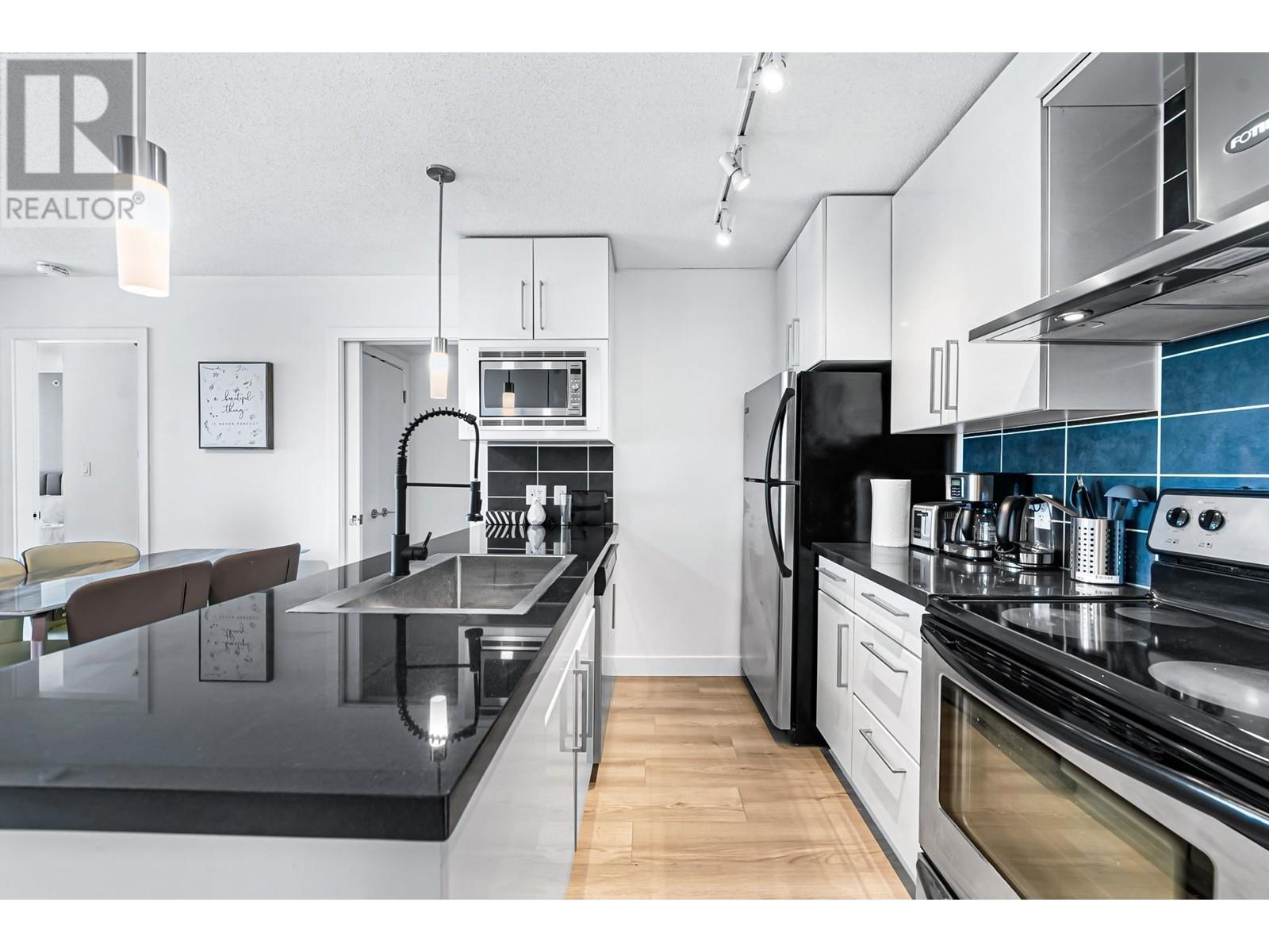 Listing Picture 6 of 16 : 3103 689 ABBOTT STREET, Vancouver / 溫哥華 - 魯藝地產 Yvonne Lu Group - MLS Medallion Club Member