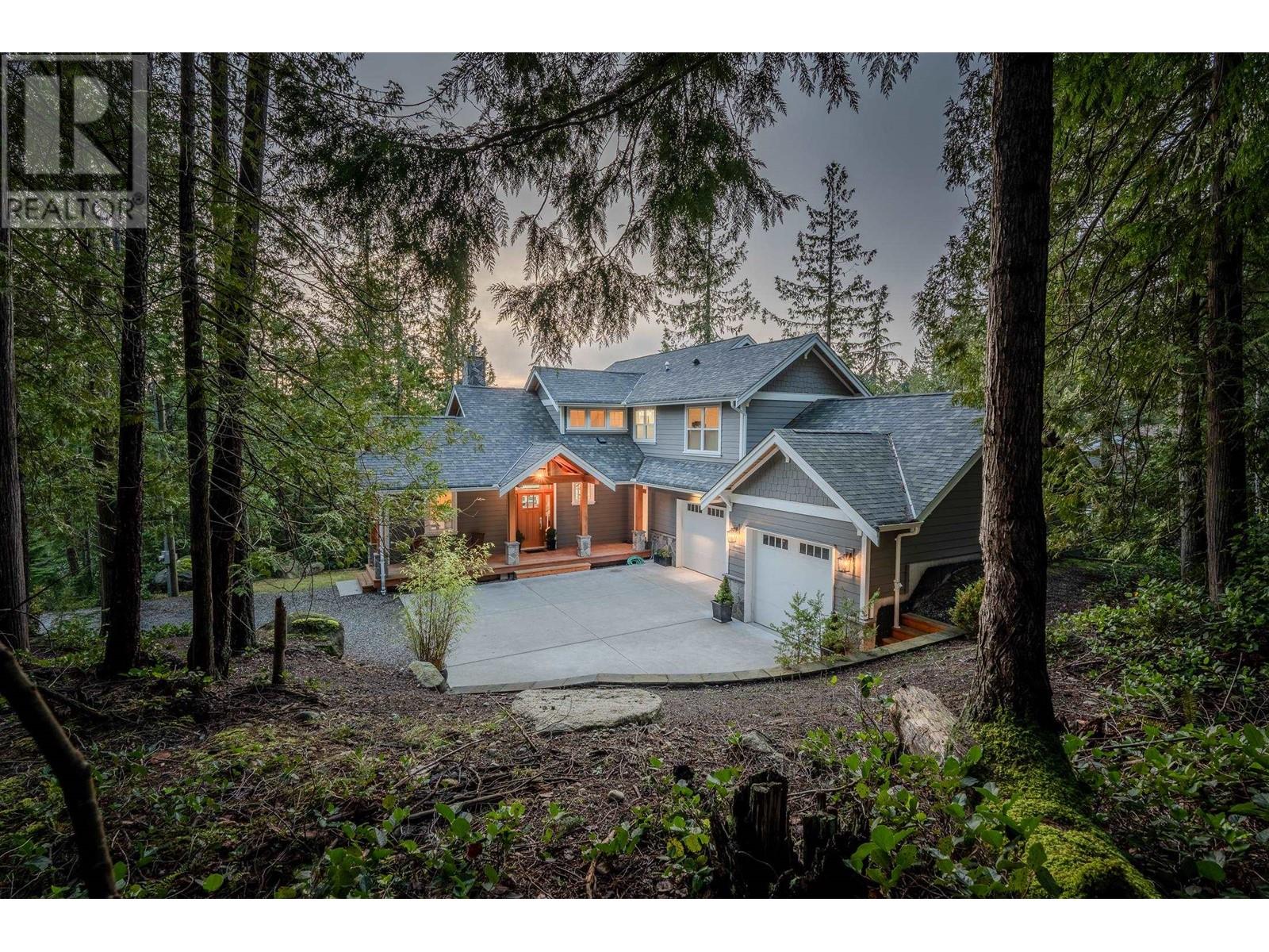 153 Swallow Road, Gibsons, British Columbia  V0N 1V3 - Photo 2 - R2953831