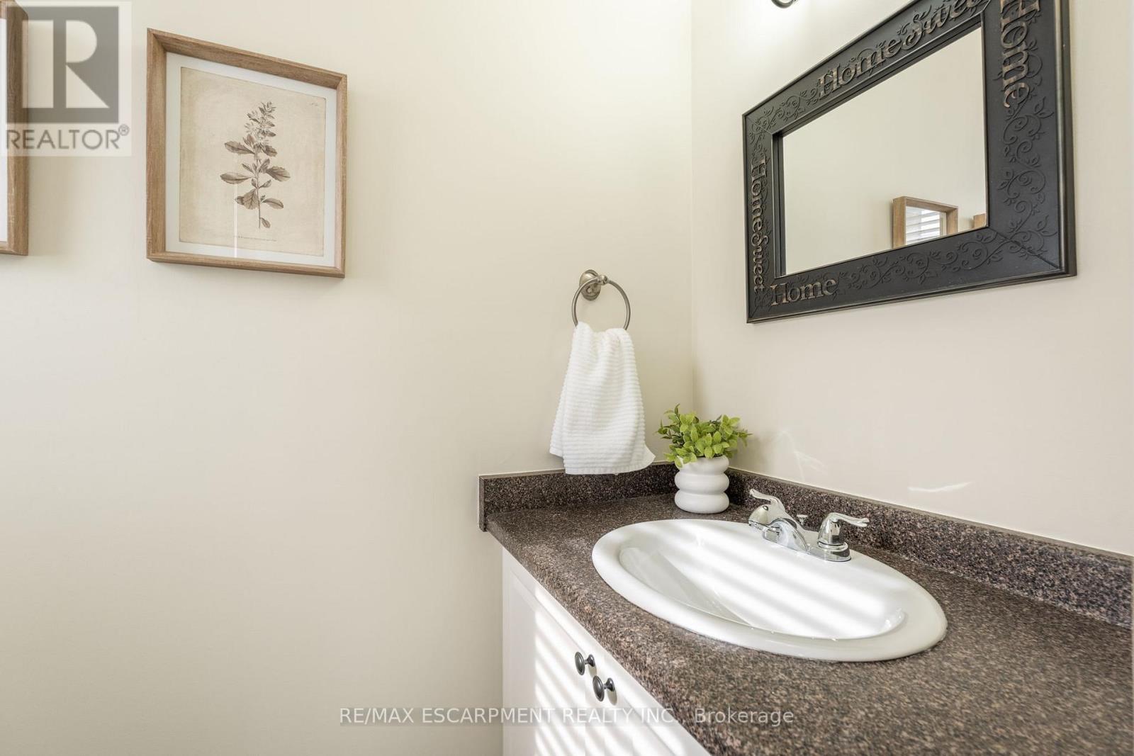 Property at 17 - 222 FELLOWES CRESCENT image 4