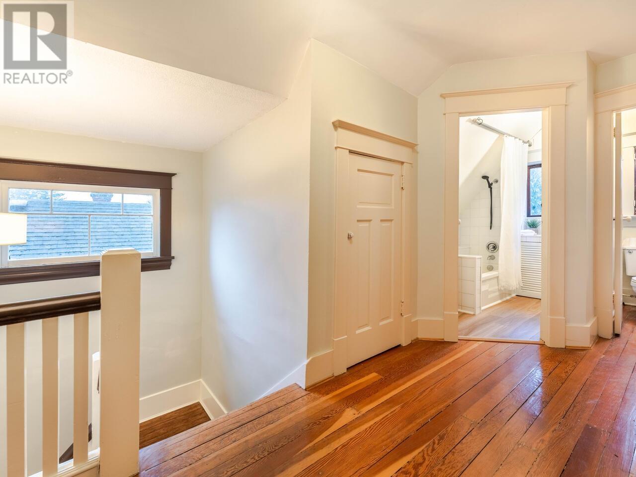 Listing Picture 16 of 36 : 4537 WELWYN STREET, Vancouver / 溫哥華 - 魯藝地產 Yvonne Lu Group - MLS Medallion Club Member