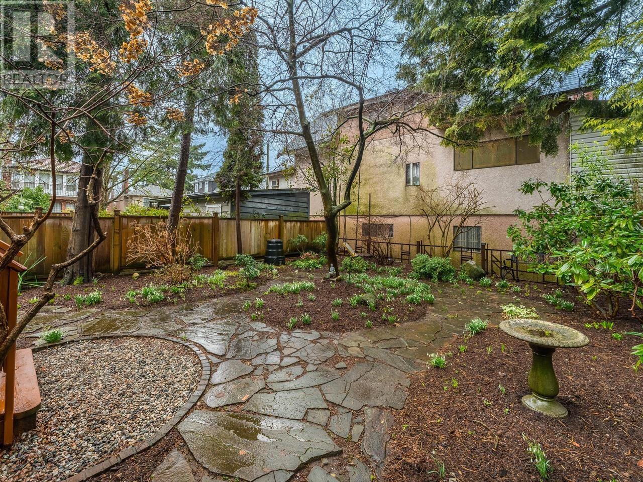 Listing Picture 25 of 36 : 4537 WELWYN STREET, Vancouver / 溫哥華 - 魯藝地產 Yvonne Lu Group - MLS Medallion Club Member