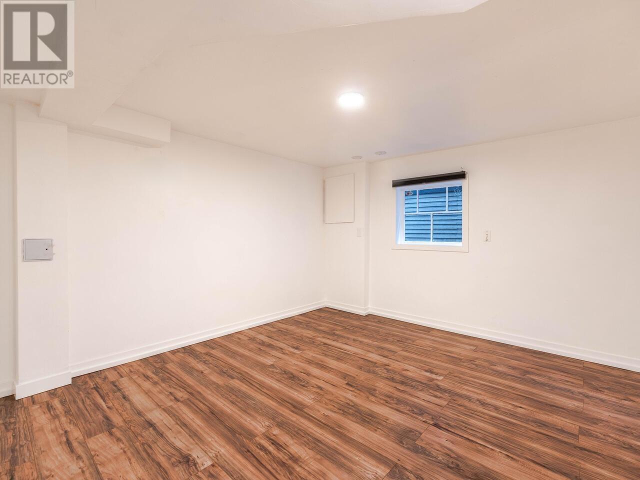 Listing Picture 33 of 36 : 4537 WELWYN STREET, Vancouver / 溫哥華 - 魯藝地產 Yvonne Lu Group - MLS Medallion Club Member