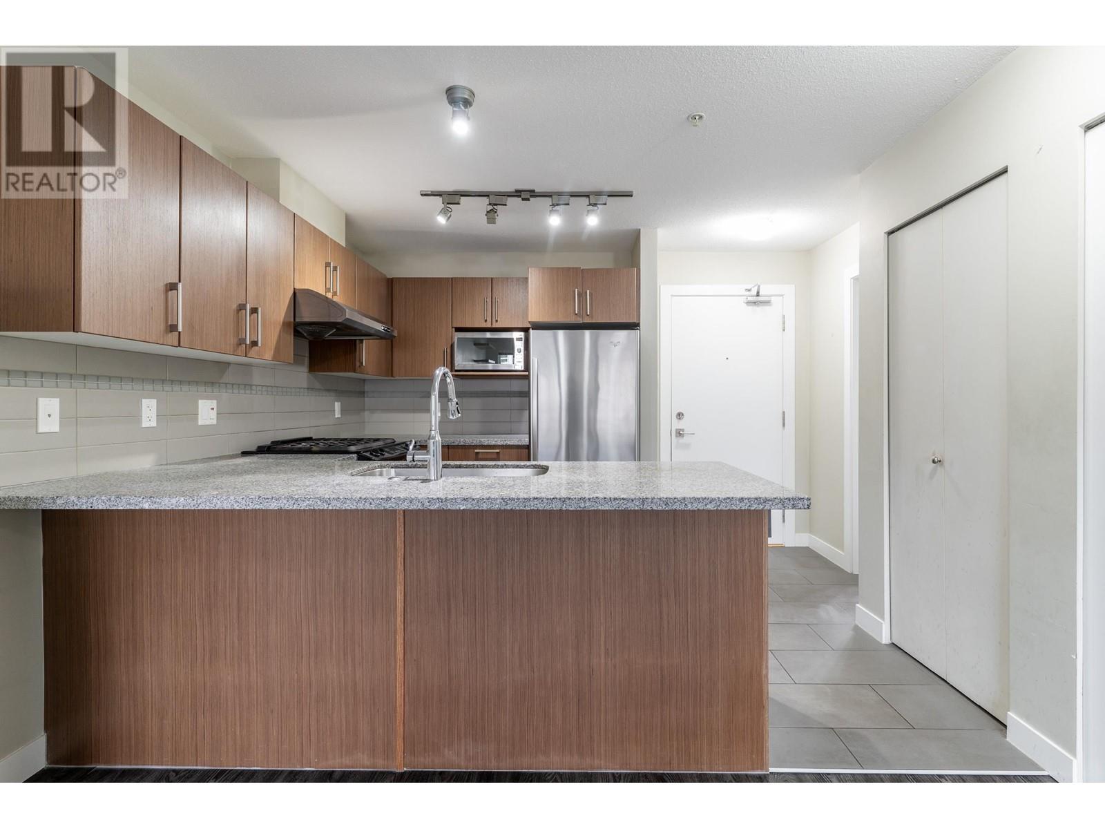 Listing Picture 7 of 30 : 310 6828 ECKERSLEY ROAD, Richmond / 烈治文 - 魯藝地產 Yvonne Lu Group - MLS Medallion Club Member