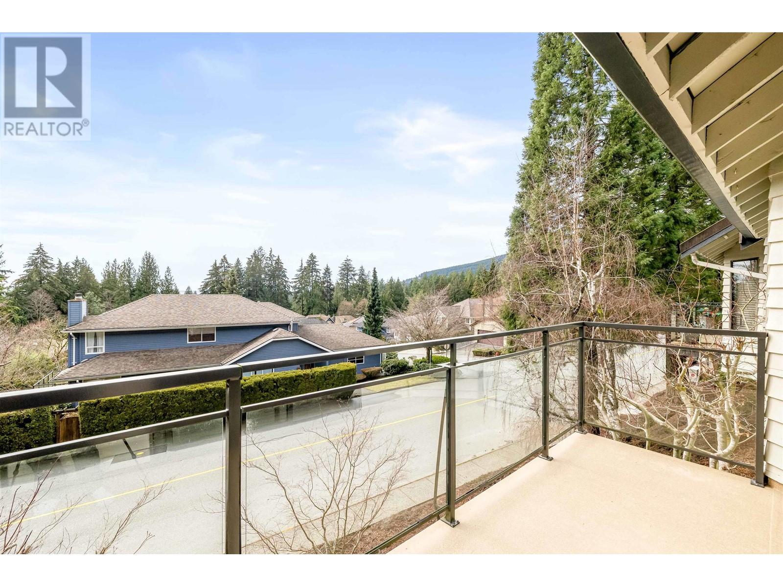 5709 Owl Court, North Vancouver, British Columbia  V7R 4V1 - Photo 10 - R2970824