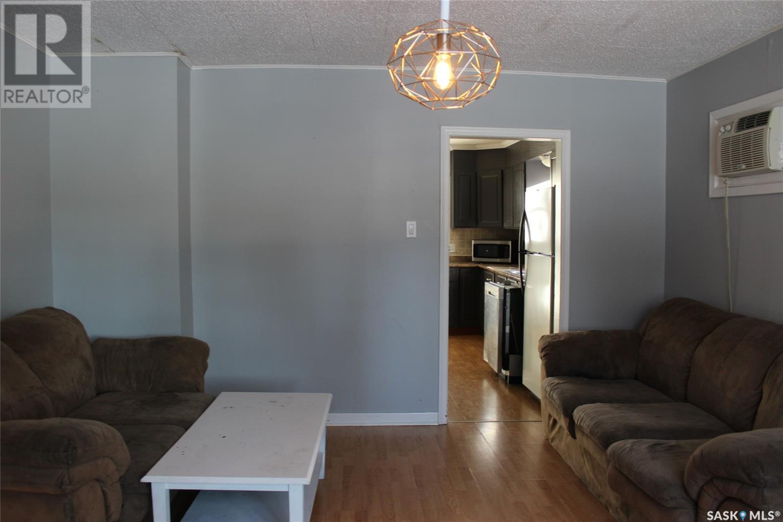 724 3rd Street E, Shaunavon, Saskatchewan  S0N 2M0 - Photo 5 - SK996827