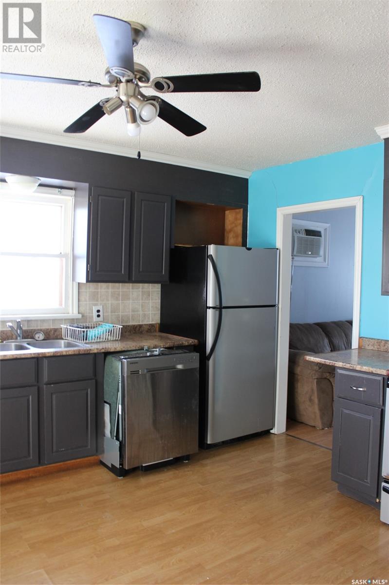 724 3rd Street E, Shaunavon, Saskatchewan  S0N 2M0 - Photo 7 - SK996827