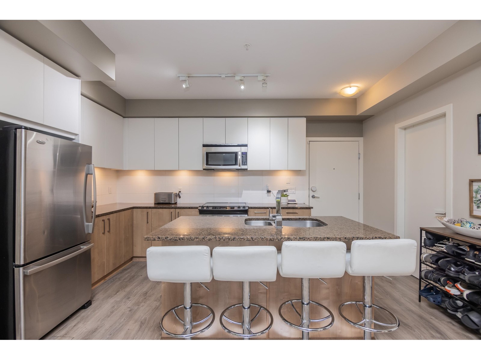 109 6450 194 Street, Surrey, British Columbia  V4N 6J8 - Photo 6 - R2971689