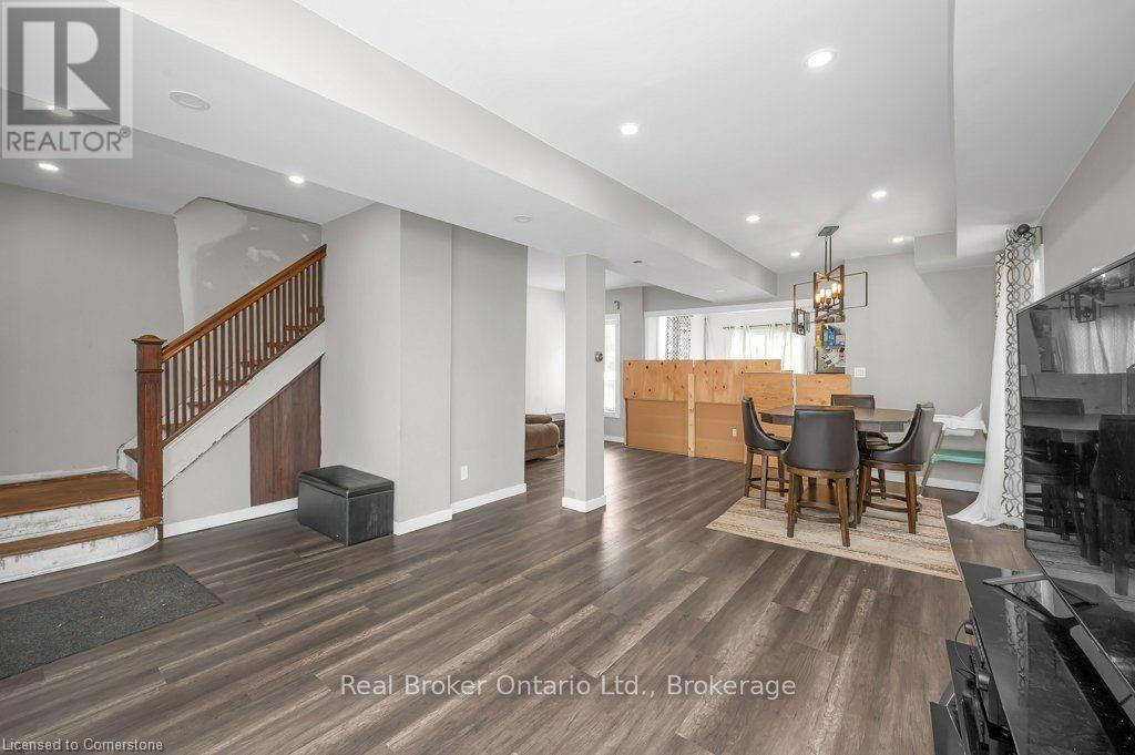 Property at 109 ARTHUR Street image 3
