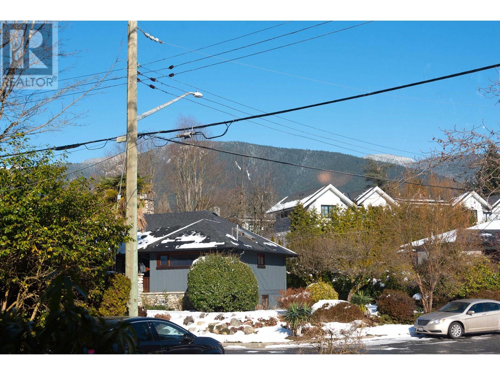 3213 Brookridge Drive, North Vancouver, British Columbia  V7R 3A7 - Photo 15 - R2969197