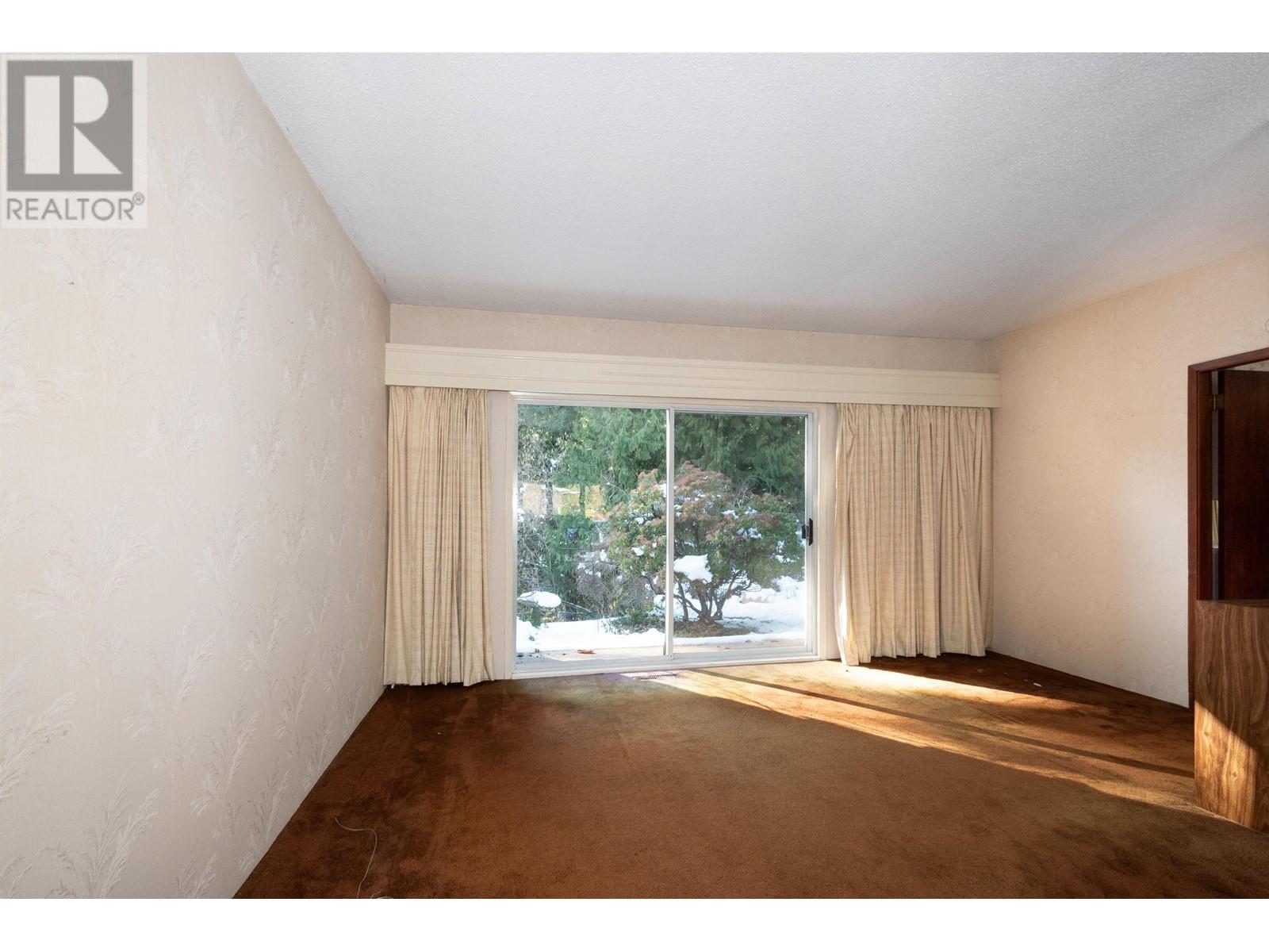 3213 Brookridge Drive, North Vancouver, British Columbia  V7R 3A7 - Photo 11 - R2969197