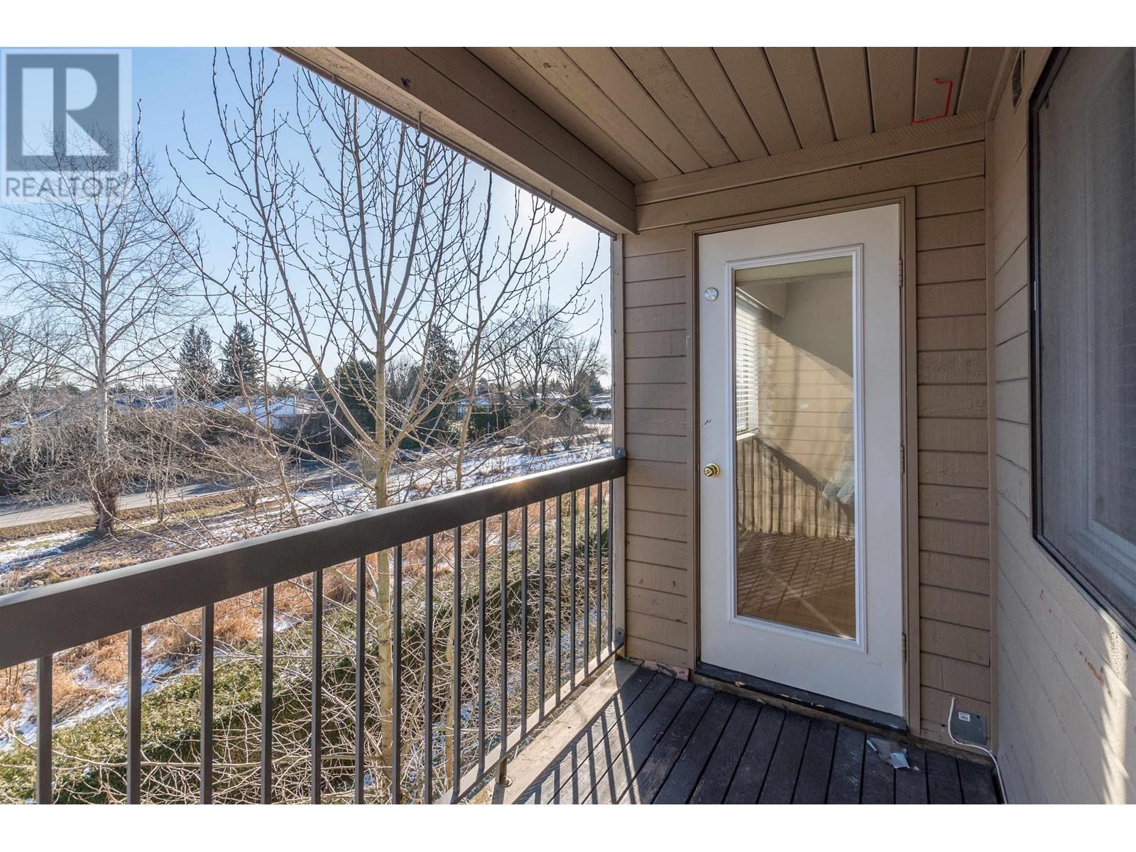 Listing Picture 10 of 25 : 406 8120 COLONIAL DRIVE, Richmond / 烈治文 - 魯藝地產 Yvonne Lu Group - MLS Medallion Club Member