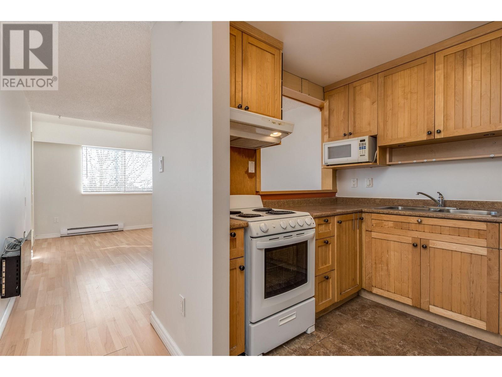 Listing Picture 3 of 25 : 406 8120 COLONIAL DRIVE, Richmond / 烈治文 - 魯藝地產 Yvonne Lu Group - MLS Medallion Club Member
