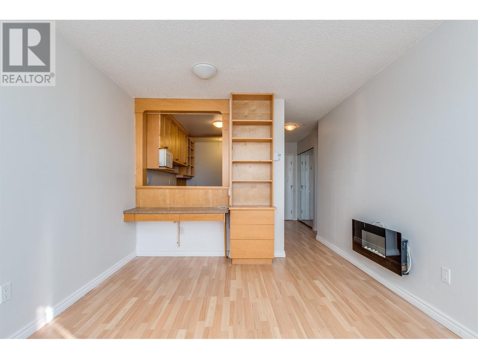Listing Picture 8 of 25 : 406 8120 COLONIAL DRIVE, Richmond / 烈治文 - 魯藝地產 Yvonne Lu Group - MLS Medallion Club Member