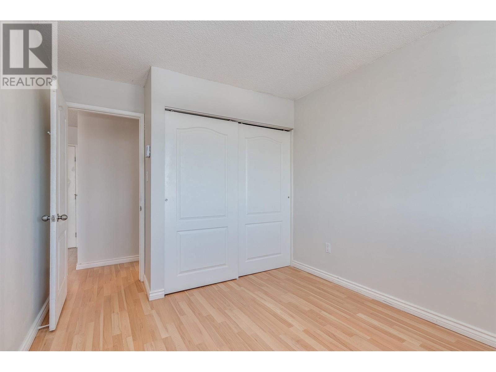 Listing Picture 21 of 25 : 406 8120 COLONIAL DRIVE, Richmond / 烈治文 - 魯藝地產 Yvonne Lu Group - MLS Medallion Club Member