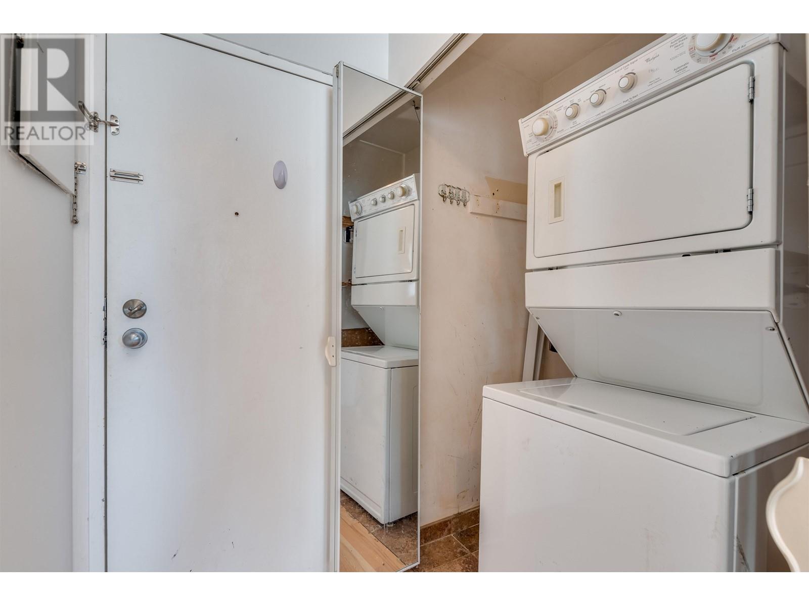 Listing Picture 18 of 25 : 406 8120 COLONIAL DRIVE, Richmond / 烈治文 - 魯藝地產 Yvonne Lu Group - MLS Medallion Club Member