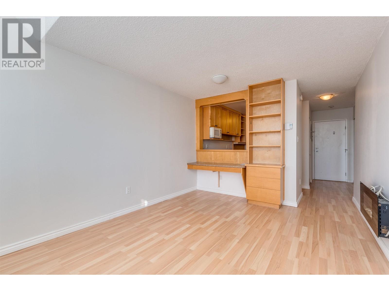 Listing Picture 7 of 25 : 406 8120 COLONIAL DRIVE, Richmond / 烈治文 - 魯藝地產 Yvonne Lu Group - MLS Medallion Club Member