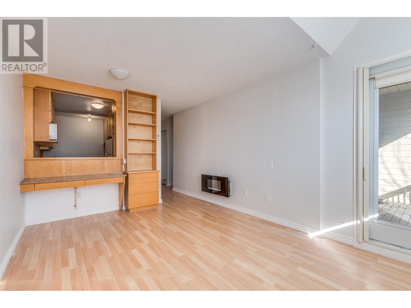 Listing Picture 6 of 25 : 406 8120 COLONIAL DRIVE, Richmond / 烈治文 - 魯藝地產 Yvonne Lu Group - MLS Medallion Club Member