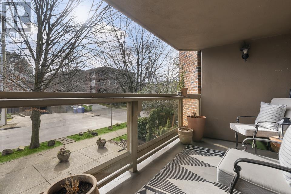 Listing Picture 22 of 27 : 204 575 W 13TH AVENUE, Vancouver / 溫哥華 - 魯藝地產 Yvonne Lu Group - MLS Medallion Club Member