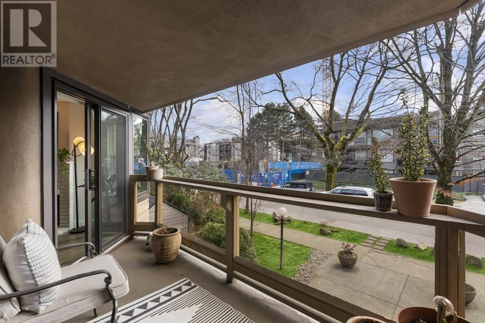 Listing Picture 21 of 27 : 204 575 W 13TH AVENUE, Vancouver / 溫哥華 - 魯藝地產 Yvonne Lu Group - MLS Medallion Club Member