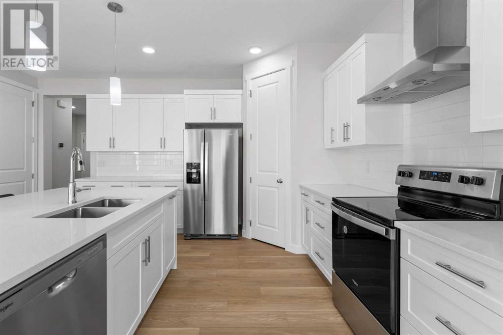 Property at 107 Versant View SW image 3