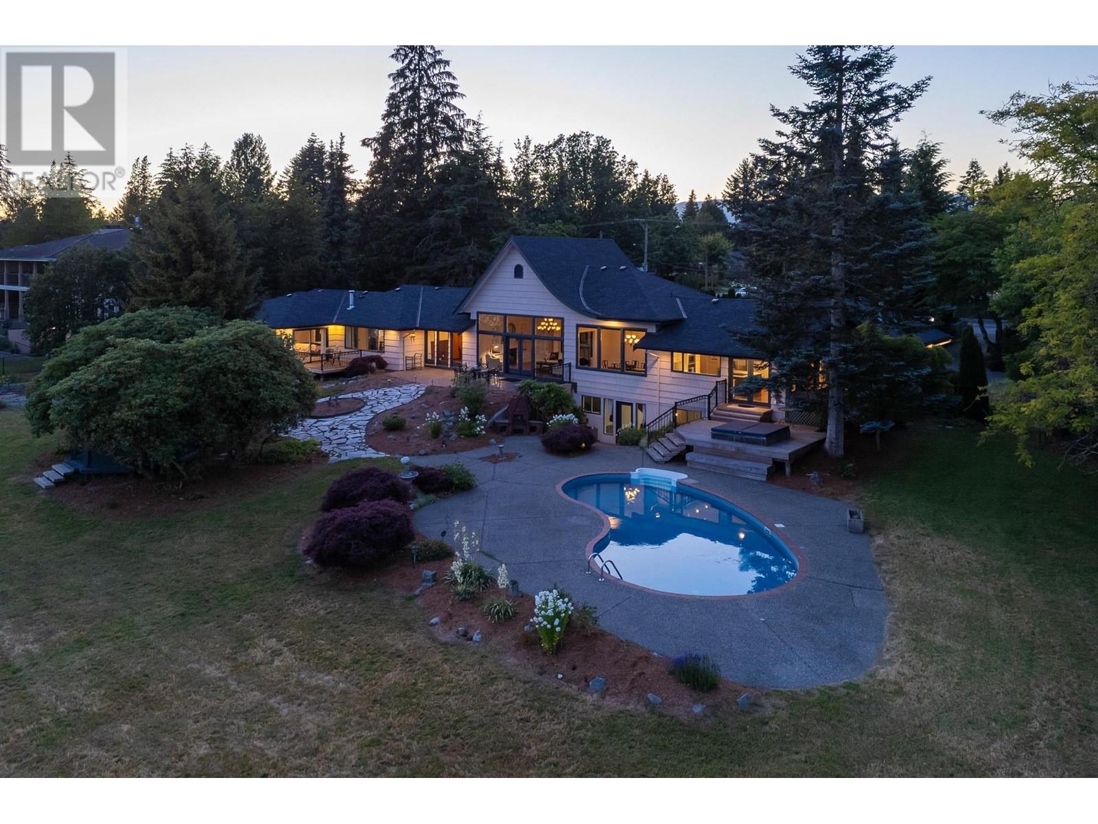 21850 River Road, Maple Ridge, British Columbia  V2X 2C1 - Photo 2 - R2971921