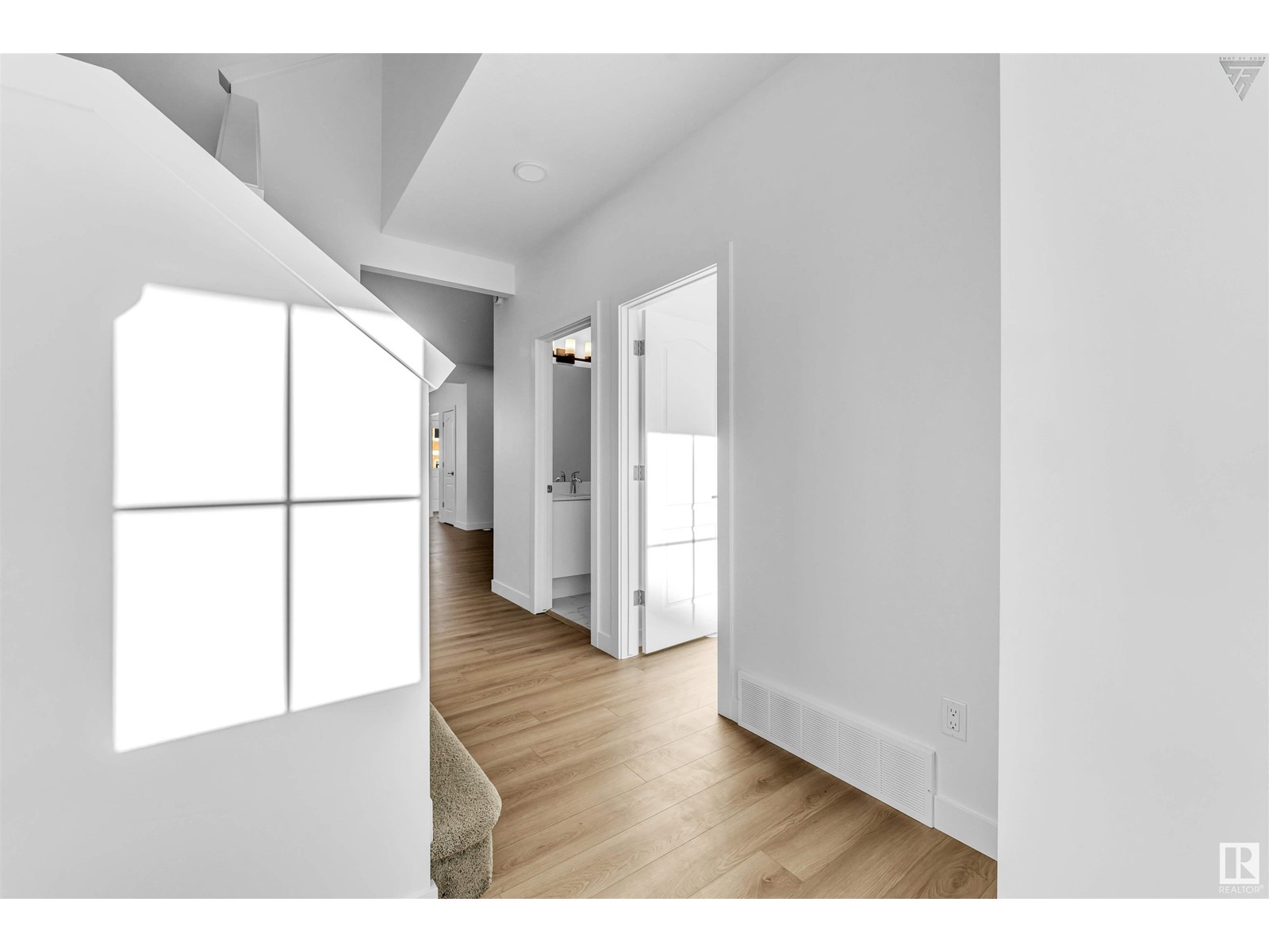 Property at 1220 14 AV NW image 4