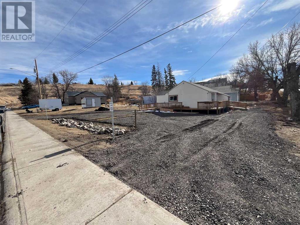 606 Main St Street, Cardston, Alberta  T0K 0K0 - Photo 1 - A2193211